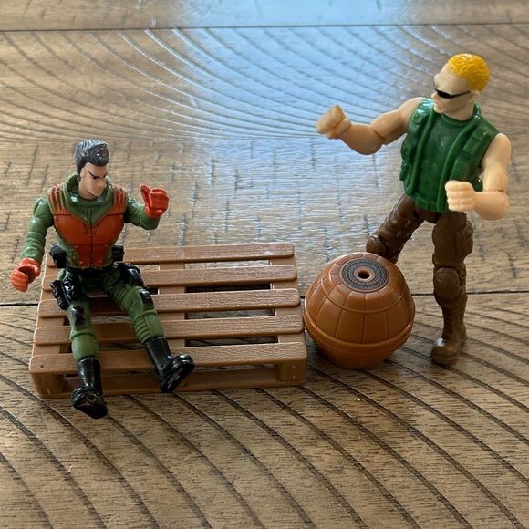 Bruder Bruhs 😎 😎 2 Action Figures w/ barrel & pallet - Picture 8 of 11